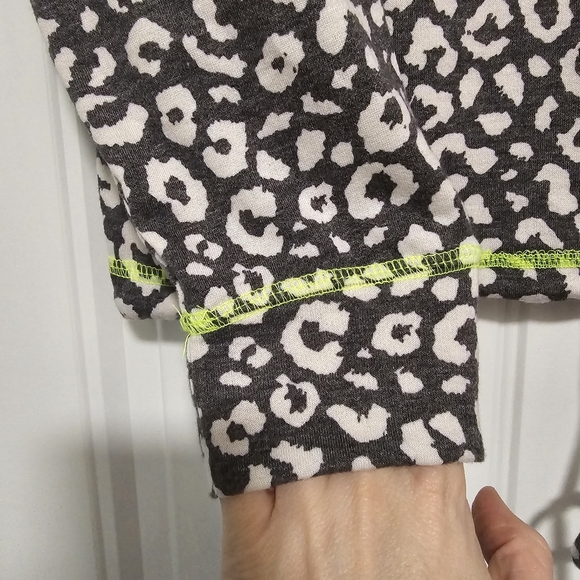 ANTHROPOLOGY X En Elly Gretchen Leopard Pullover - Picture 4 of 8